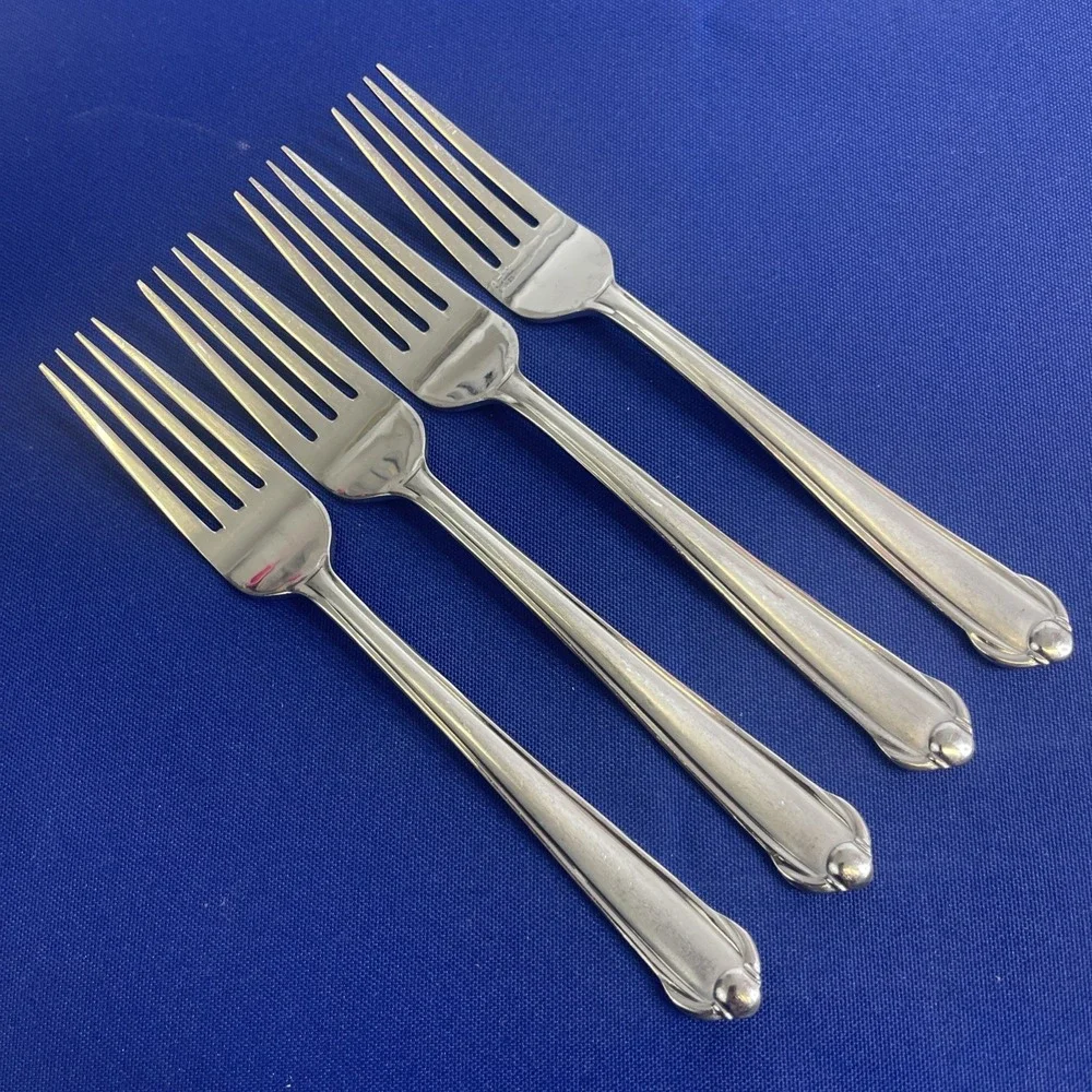 (4) Dinner Forks Mikasa CLASSICO Satin Stainless Flatware 18/0 Indonesia Silver‎